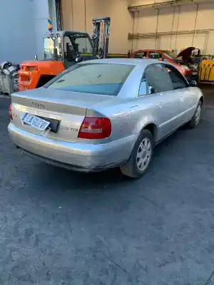 Véhicule à la ferraille audi a4 b5 avant (8d5) 2.5 tdi de l'année 1999 alimenté afb