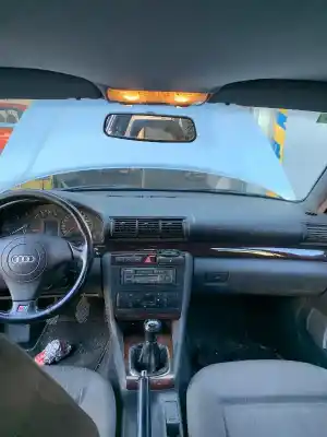 Véhicule à la ferraille audi a4 b5 avant (8d5) 2.5 tdi de l'année 1999 alimenté afb