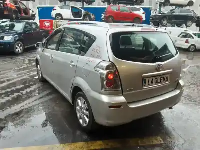 Scrapping Vehicle toyota corolla verso (e12) 2.0 d4d of the year 2004 powered 1cd-ftv