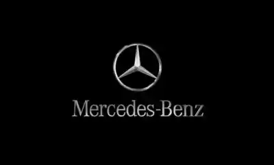 Véhicule à la ferraille mercedes                                           mercedes benz                                                                                                                                                                                                                                              mercedes benz                                                                                                                                                                                                                                              de l'année 0 alimenté 