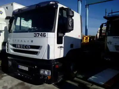 Véhicule à la ferraille IVECO STRALIS  de l'année 0 alimenté 