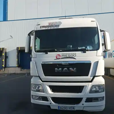Scrapping Vehicle MAN TGX  of the year 0 powered 