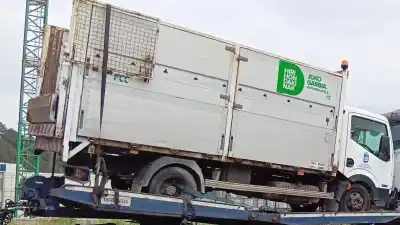 Veículo de Sucata nissan nissan cabstar 35.11 2006-2009 110cv 2488cc 1016011  do ano 2009 alimentado 