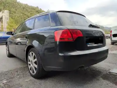 Sloopvoertuig AUDI A4 AVANT (8E)  van het jaar 2009 aangedreven D/BKN