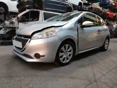 Здавання транспортного засобу peugeot 208 caixa (cr_) 1.4 hdi 68 (cr8hr0) року 0 потужний 