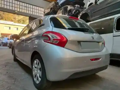 Здавання транспортного засобу peugeot 208 caixa (cr_) 1.4 hdi 68 (cr8hr0) року 0 потужний 