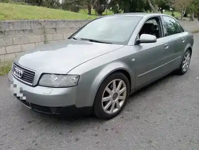 Sloopvoertuig AUDI A4 BERLINA (8E)  van het jaar 2004 aangedreven AVF