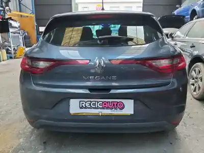 Veículo de Sucata renault megane iv berlina do ano 0 alimentado h5f408