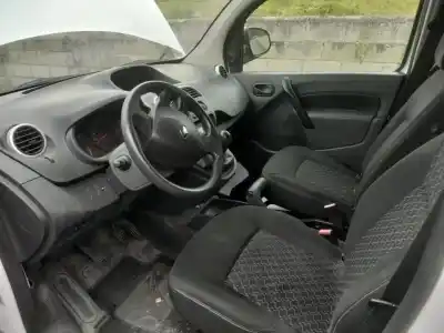Veículo de Sucata renault kangoo profesional 95 cv / 70 kw do ano 0 alimentado d k9kb6