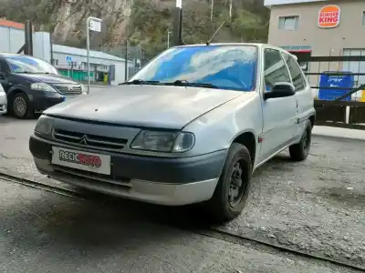 Veículo de Sucata citroen                                            saxo                                                                                                                                                                                                                                                       mod 1.5 d - nº3672-lado izquierdo - oscuro - rojo con detalle. portalamparas regular                                                                                                                                                                       do ano 0 alimentado vjztud5