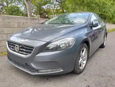 Scrapping Vehicle volvo v40 r-design kinetic of the year 2015 powered d4162t