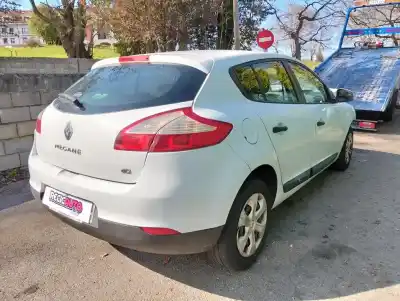 Veículo de Sucata renault                                            megane iii                                                                                                                                                                                                                                                 berlina 5 p 1.5 dci diesel fap                                                                                                                                                                                                                             do ano 0 alimentado k9k834