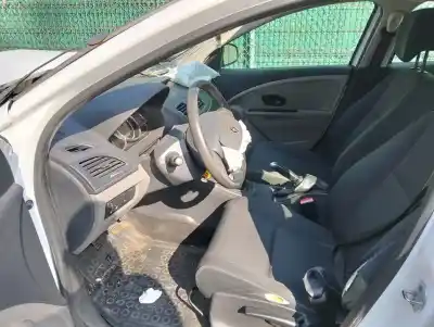 Veículo de Sucata renault                                            megane iii                                                                                                                                                                                                                                                 berlina 5 p 1.5 dci diesel fap                                                                                                                                                                                                                             do ano 0 alimentado k9k834