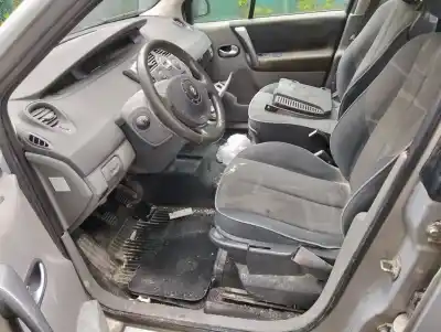 Veículo de Sucata RENAULT SCENIC II  do ano 0 alimentado F9Q812