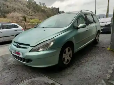 Véhicule à la ferraille PEUGEOT 307  de l'année 0 alimenté RHS