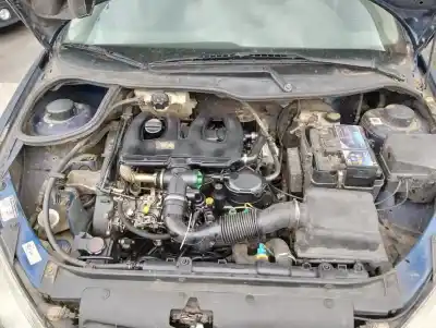 Véhicule à la ferraille PEUGEOT 206  de l'année 0 alimenté WJZ
