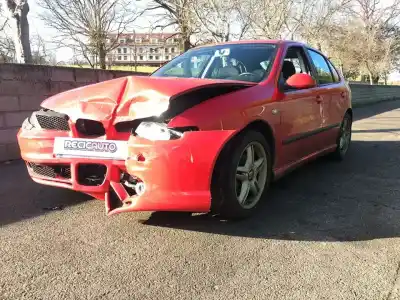 Здавання транспортного засобу SEAT LEON (1M1)  року 0 потужний ASZ