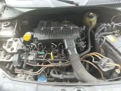 Veículo de Sucata renault clio ii fase ii b cb0 authentique do ano 0 alimentado k9k700