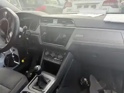 Veículo de Sucata volkswagen touran 5t1 advance bmt do ano 0 alimentado 