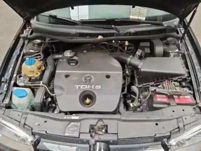 Veicolo di demolizione volkswagen golf iv berlina (1j1) 1.6 dell'anno 0 alimentato agr