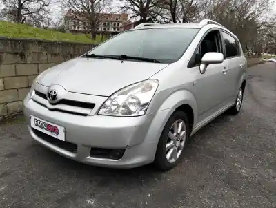 Vehicul casat toyota corolla verso (r1) 2.2 d-4d luna al anului 0 alimentat 2adftv