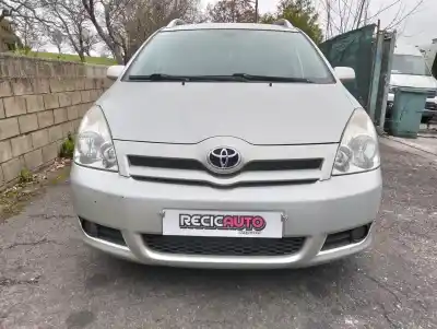 Vehicul casat toyota corolla verso (r1) 2.2 d-4d luna al anului 0 alimentat 2adftv