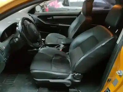 Véhicule à la ferraille kia ceed (ed) 2.0 emotion de l'année 0 alimenté d4ea