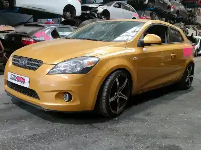 Véhicule à la ferraille kia ceed (ed) 2.0 emotion de l'année 0 alimenté d4ea