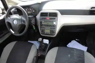 Veículo de Sucata fiat grande punto (199) 1.4 8v active (01.2007->) do ano 2006 alimentado 350a1000