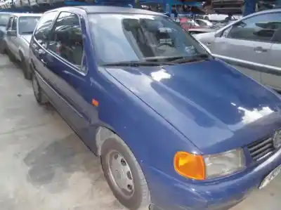 Veículo de Sucata VOLKSWAGEN POLO BERLINA (6N1) Básico do ano 1997 alimentado AEF