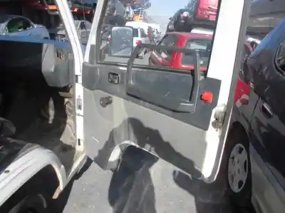 Véhicule à la ferraille mercedes                                           mb 120 d                                                                                                                                                                                                                                                   2.4                                                                                                                                                                                                                                                        de l'année 1990 alimenté om616963