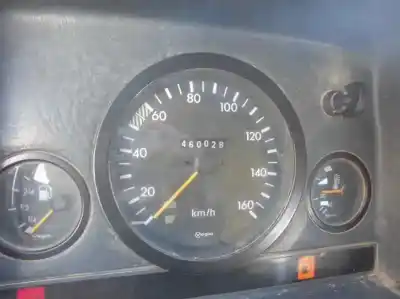 Véhicule à la ferraille mercedes                                           mb 120 d                                                                                                                                                                                                                                                   2.4                                                                                                                                                                                                                                                        de l'année 1990 alimenté om616963