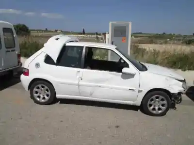 Sloopvoertuig citroen saxo 1.6 vts van het jaar 2001 aangedreven nft