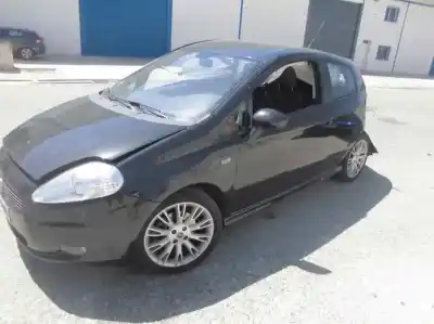 Veículo de Sucata fiat grande punto (199) 1.9 8v jtd cat do ano 2006 alimentado 199a5000