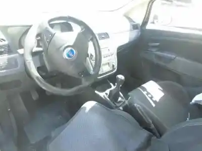 Veículo de Sucata fiat grande punto (199) 1.9 8v jtd cat do ano 2006 alimentado 199a5000