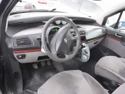 Vehicul casat citroen c8 2.0 hdi fap cat al anului 2005 alimentat rht