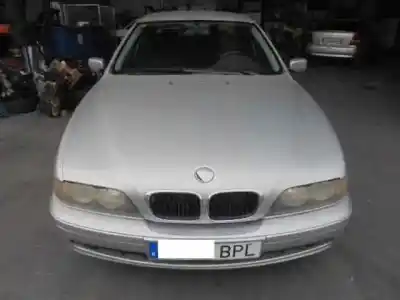 Scrapping Vehicle BMW SERIE 5 BERLINA (E39) 520i of the year 2001 powered 226S1