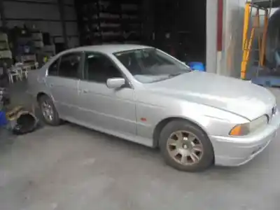 Veicolo di demolizione bmw serie 5 berlina (e39) 520i dell'anno 2001 alimentato 226s1