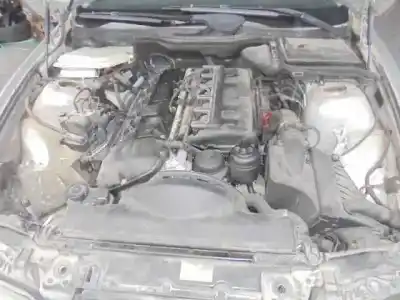 Veicolo di demolizione bmw serie 5 berlina (e39) 520i dell'anno 2001 alimentato 226s1