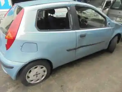 Veicolo di demolizione fiat punto berlina (188) 1.2 16v cat dell'anno 2001 alimentato 188a5000
