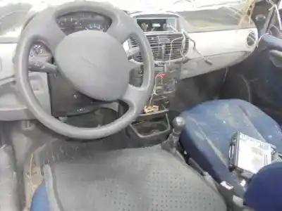 Veicolo di demolizione fiat punto berlina (188) 1.2 16v cat dell'anno 2001 alimentato 188a5000