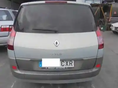 Veículo de Sucata renault scenic ii grand luxe privilege do ano 2004 alimentado f9qd8