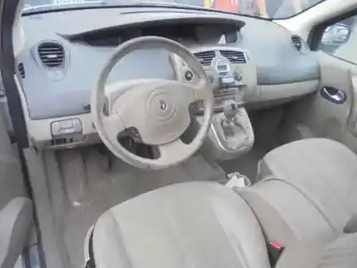 Veículo de Sucata renault scenic ii grand luxe privilege do ano 2004 alimentado f9qd8