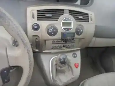 Veículo de Sucata renault scenic ii grand luxe privilege do ano 2004 alimentado f9qd8