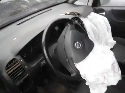 Veicolo di demolizione opel zafira a comfort dell'anno 2002 alimentato y20dth