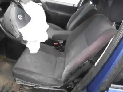 Veicolo di demolizione opel zafira a comfort dell'anno 2002 alimentato y20dth