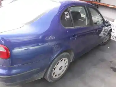 Veículo de Sucata seat toledo (1m2) executive do ano 2001 alimentado aus