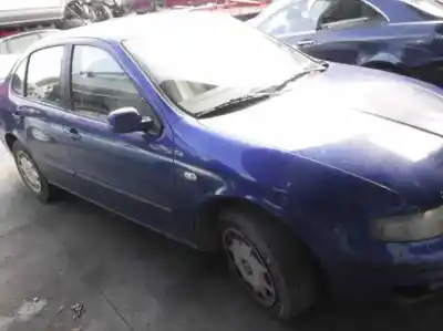 Veículo de Sucata seat toledo (1m2) executive do ano 2001 alimentado aus