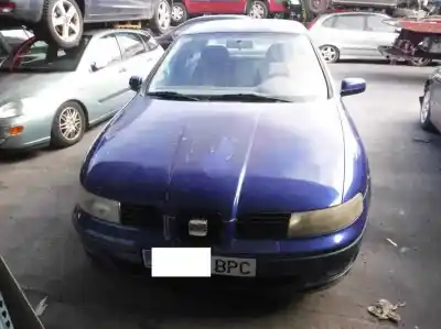 Veículo de Sucata seat toledo (1m2) executive do ano 2001 alimentado aus