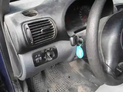 Veículo de Sucata seat toledo (1m2) executive do ano 2001 alimentado aus